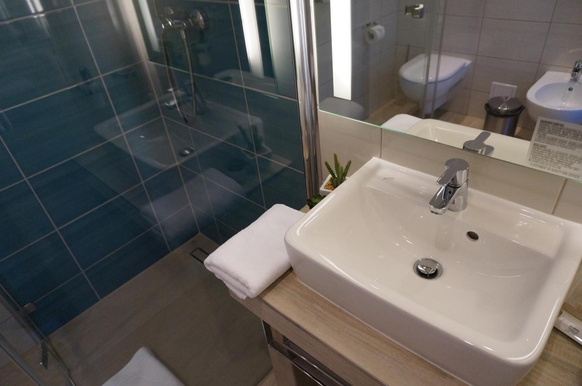 Hotel Arkadia Jelcz-Laskowice Chambre photo