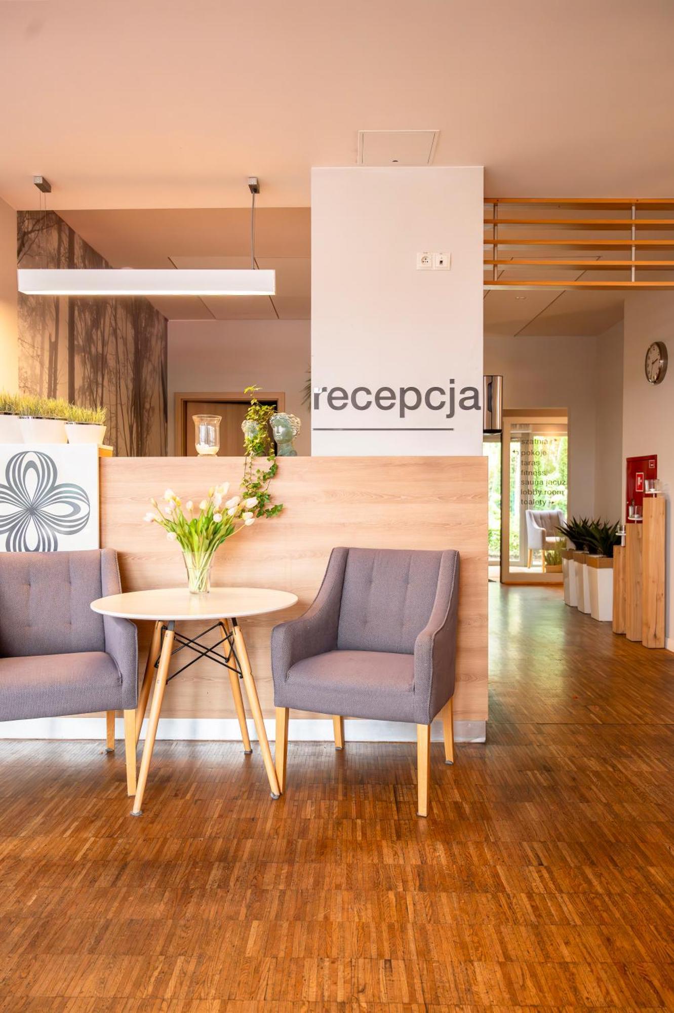 Hotel Arkadia Jelcz-Laskowice Extérieur photo