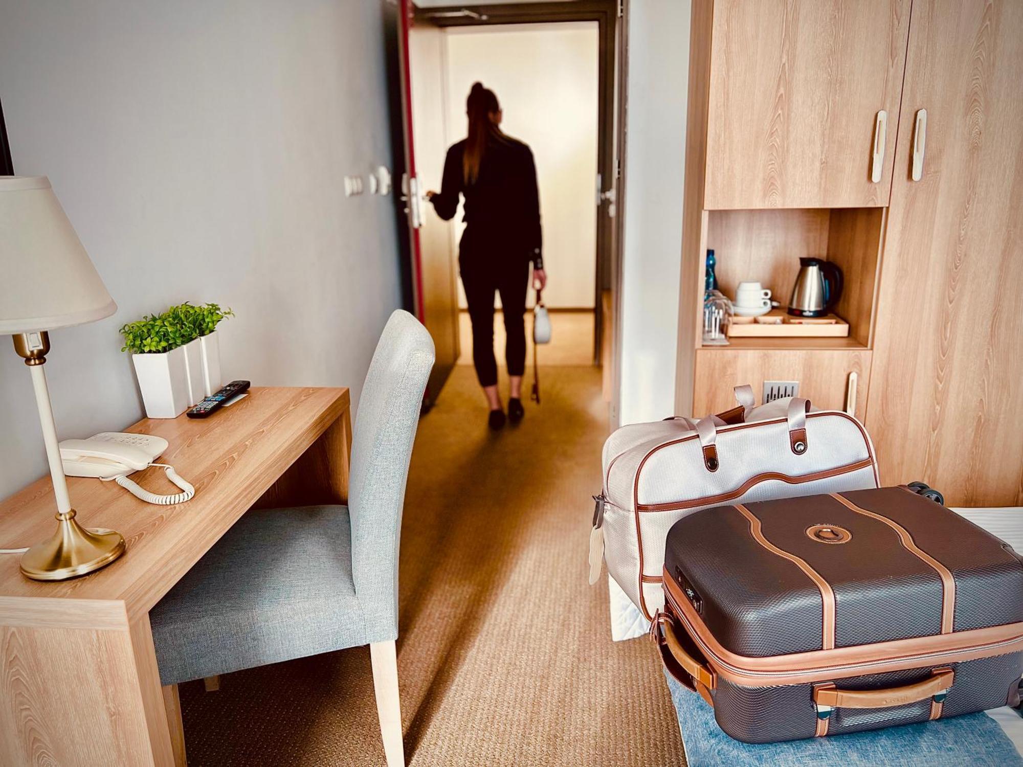 Hotel Arkadia Jelcz-Laskowice Extérieur photo
