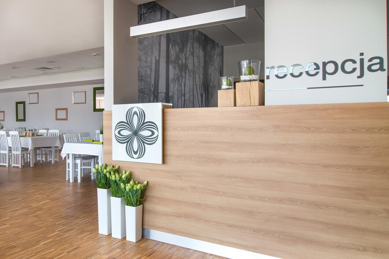 Hotel Arkadia Jelcz-Laskowice Extérieur photo