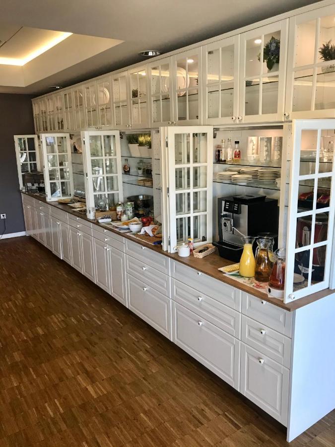 Hotel Arkadia Jelcz-Laskowice Extérieur photo